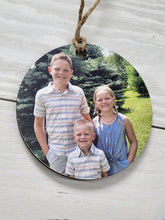 Load image into Gallery viewer, Wooden Photo Christmas Tree Ornament